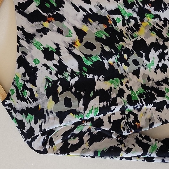 PLANET V-SHAPE 3/4 SLEEVE TOP - Picture 6 of 9